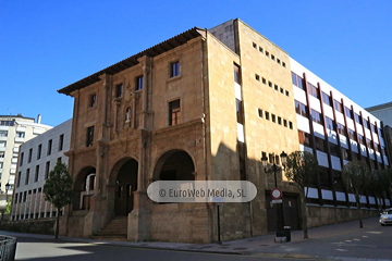 Fachada del antiguo convento de Santa Clara