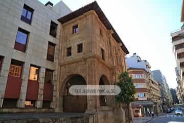 Fachada del antiguo convento de Santa Clara