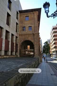 Fachada del antiguo convento de Santa Clara