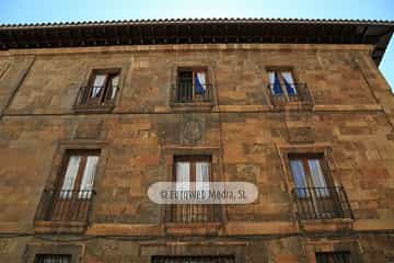 Palacio de Valdecarzana-Heredia
