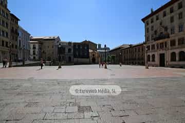 Plaza de Alfonso II, El Casto