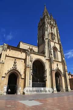 Plaza de Alfonso II, El Casto