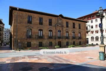 Plaza de Alfonso II, El Casto