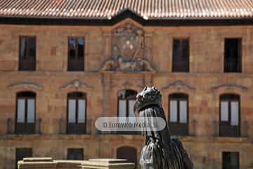 Plaza de Alfonso II, El Casto