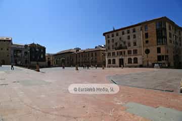 Plaza de Alfonso II, El Casto
