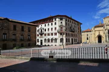 Plaza de Alfonso II, El Casto