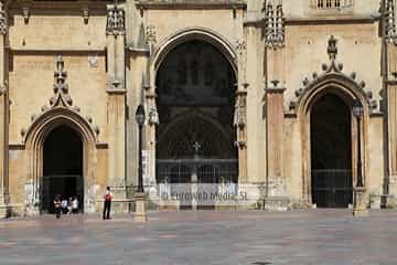 Plaza de Alfonso II, El Casto