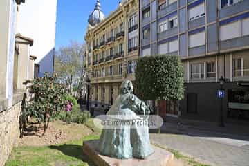 Escultura «Doña Eugenia Martínez Vallejo, La Monstrua»