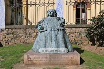 Escultura «Doña Eugenia Martínez Vallejo, La Monstrua»