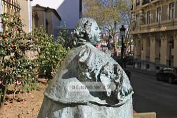 Escultura «Doña Eugenia Martínez Vallejo, La Monstrua»