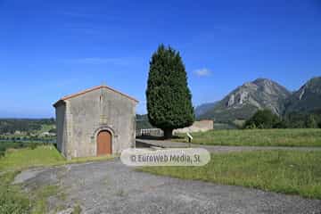 Iglesia románica de Santa María de Junco