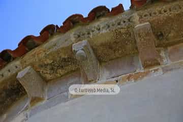 Iglesia románica de Santa María de Junco