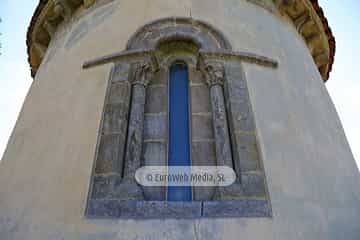 Iglesia románica de Santa María de Junco