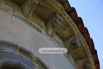 Iglesia románica de Santa María de Junco