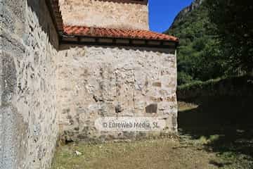 Iglesia de Santo Adriano de Tuñón