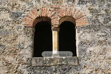 Iglesia de Santo Adriano de Tuñón