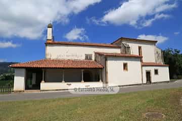 Iglesia de Santiago El Mayor de Sariego