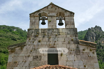 Iglesia de San Pedro de Pola de Somiedo