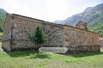 Iglesia de San Pedro de Pola de Somiedo