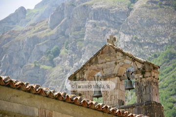 Iglesia de San Pedro de Pola de Somiedo