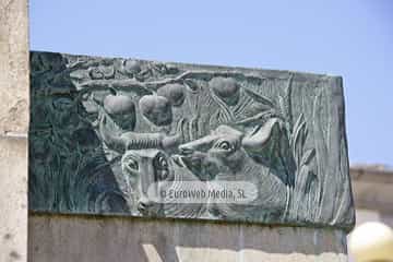 Escultura «Monumento a Manuel Lombardero Arruñada»