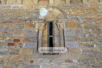 Iglesia de San Andrés de Valdebárzana