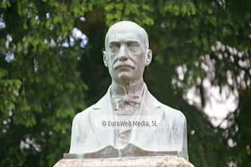 Escultura «Monumento a Manuel García Junceda»