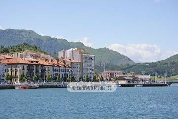 Paseo del Muelle de Ribadesella. Paseo Marítimo Princesa Letizia