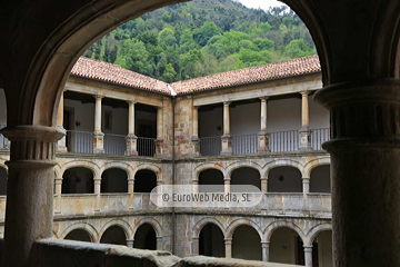 Interiores. Monasterio de Santa María de Valdediós