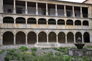 Interiores. Monasterio de Santa María de Valdediós