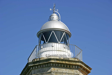 Faro de Tazones