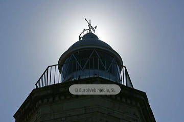 Faro de Tazones