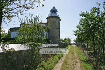 Faro de Tazones