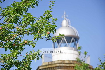 Faro de Tazones