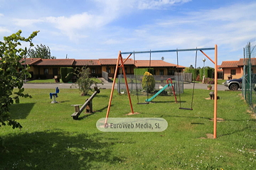 Parque infantil. Apartamentos rurales La Regatina