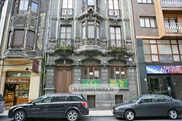 Edificio calle Cabrales, 88