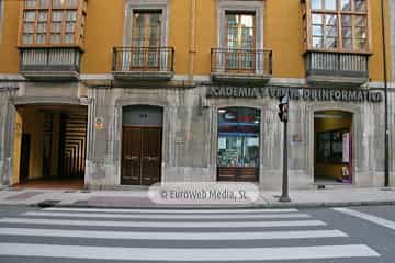Edificio calle Campomanes, 11 y 13