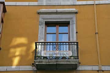 Edificio calle Campomanes, 11 y 13