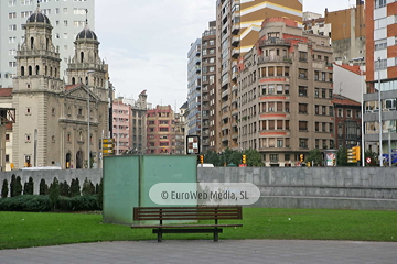 Escultura «Cubo»