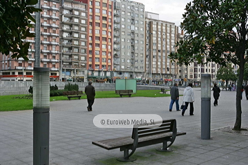 Escultura «Cubo»