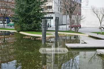Escultura «En la Memoria-Na Memoria»