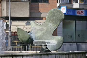 Escultura «Palomas»