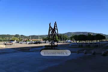 Escultura «Árbol de la Ciencia»