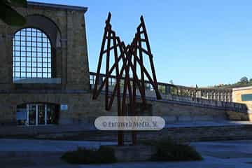 Escultura «Árbol de la Ciencia»