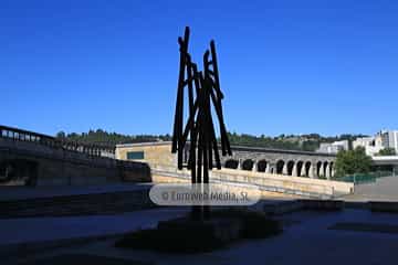 Escultura «Árbol de la Ciencia»