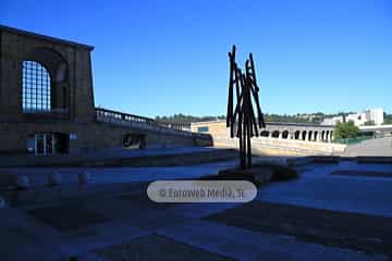 Escultura «Árbol de la Ciencia»