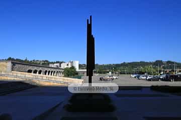 Escultura «Árbol de la Ciencia»