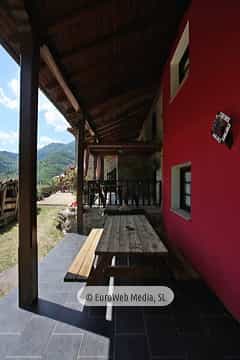 Exteriores. Apartamentos rurales La Escuela