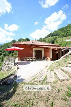 La Sala. Apartamentos rurales La Escuela