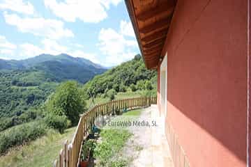 La Sala. Apartamentos rurales La Escuela